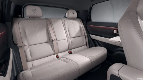 Leapmotor unveils interior of A05s, a sedan version of its popular A10