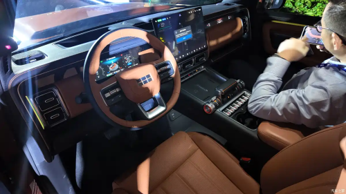 Geely’s first “boxy” SUV debuts: the Geely Galaxy Cruiser 700 delivers 1,113 hp