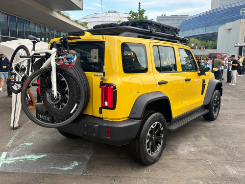Refreshed Tank 300 with extended wheelbase and dual hybrid powertrain options opens pre-sales in China