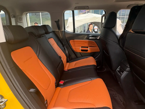Refreshed Tank 300 with extended wheelbase and dual hybrid powertrain options opens pre-sales in China