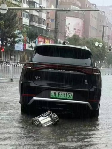 BYD, BYD Tang, BYD Tang’s motor falls off while driving in Shenyang, automaker blames underbody collision