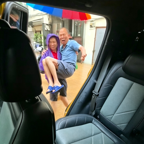BYD convoys enter deep China flood zones for relief despite executive safety warnings