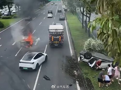 BYD, BYD Qin, BYD Qin Plus DM-i, BYD Qin Plus DM-i destroyed after three-car crash in Chengdu, investigation underway