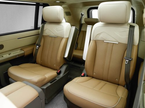 Freelander 8 interior goes beyond 46-inch display with Snapdragon 8397 ahead of August launch
