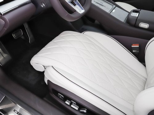 BYD Denza Z9S cabin revealed, 1,194 HP sedan keeps physical buttons, and flash charging