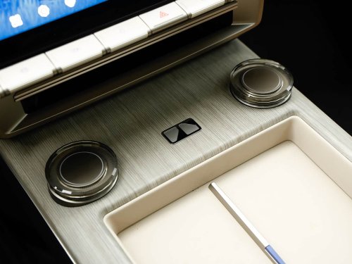 Freelander 8 interior goes beyond 46-inch display with Snapdragon 8397 ahead of August launch