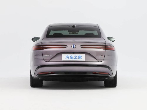 BYD, Denza, BYD Denza Z9S cabin revealed, 1,194 HP sedan keeps physical buttons, and flash charging