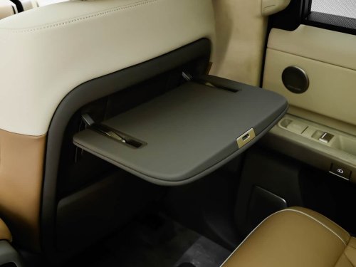 Freelander 8 interior goes beyond 46-inch display with Snapdragon 8397 ahead of August launch