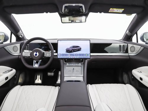 BYD Denza Z9S cabin revealed, 1,194 HP sedan keeps physical buttons, and flash charging