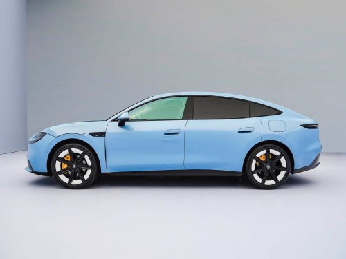 MG 07 liftback offers liquid solid state battery tech from 22,100 USD