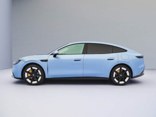 MG 07 liftback offers liquid solid state battery tech from 22,100 USD