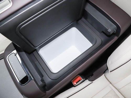 BYD Denza Z9S cabin revealed, 1,194 HP sedan keeps physical buttons, and flash charging