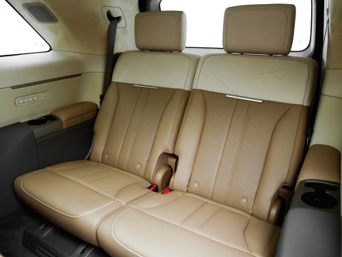Freelander 8 interior goes beyond 46-inch display with Snapdragon 8397 ahead of August launch