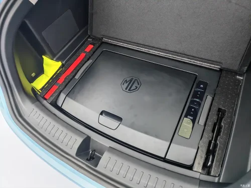 MG 07 liftback offers liquid solid state battery tech from 22,100 USD