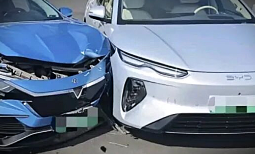 BYD, BYD Seal, New BYD Seal 08 sustains minor fender scuffs while Venucia D60 EV Plus suffers heavy front-end damage