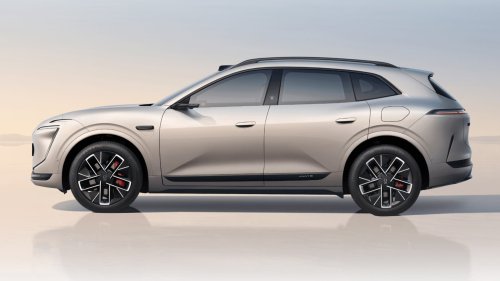 Tri-motor Avatr 07L crossover with 955 hp launched in China at 40K USD