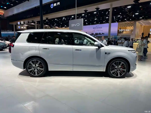 BYD, SUV, Battery, BYD to launch Sealion 08 flagship SUV on September 2, with up to 115.072 kWh battery and 900 KM range