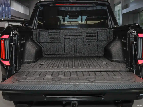 Chery launches Jetour F700 PHEV pickup with 892 hp and wading depth of 900mm