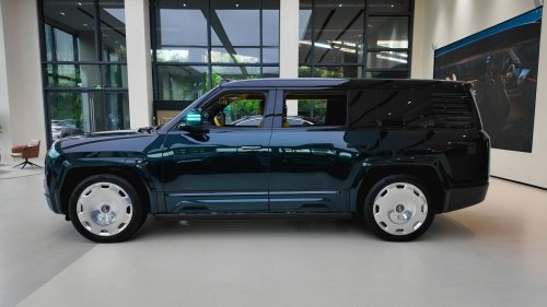 BYD adopts Rolls-Royce manners: 216K USD U8L offers mountain artwork for price of 3 Dolphins