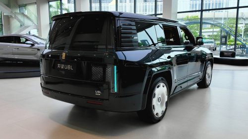 BYD, Rolls-Royce, BYD adopts Rolls-Royce manners: 216K USD U8L offers mountain artwork for price of 3 Dolphins