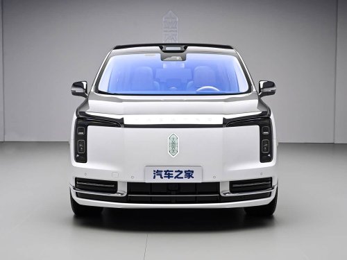 Huawei’s Maextro takes on Toyota Alphard with 1 million yuan V800 MPV