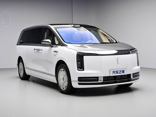 Huawei’s Maextro takes on Toyota Alphard with 1 million yuan V800 MPV