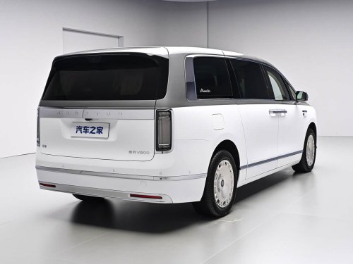 Huawei’s Maextro takes on Toyota Alphard with 1 million yuan V800 MPV