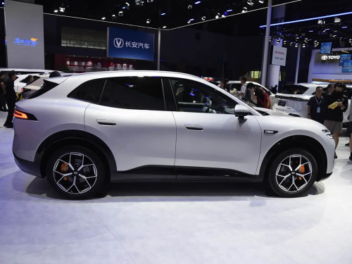 Changan, Changan Nevo Q06: 800V platform with 6C charging, pre-sales price starting at 22,000 USD in China