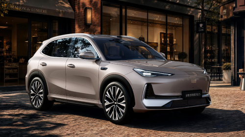 Geely EX5 launches in China: now featuring 6C fast charging and a 114 hp power boost