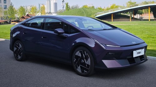 Hyundai Ioniq V launched at 16,380 USD in China ahead of global rollout
