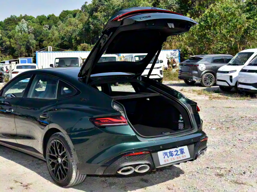 SAIC MG unveils 2026 MG7 with AI cockpit and ADAS, starting at 16,700 USD