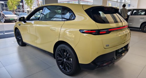 Sunday China Drive | Leapmotor B05 hatchback review finds engaging rear‑drive EV dynamics