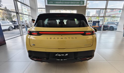 Sunday China Drive | Leapmotor B05 hatchback review finds engaging rear‑drive EV dynamics