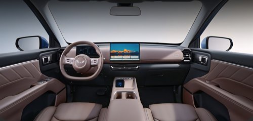 Wuling Starlight 560 SUV enters market starting at 9,000 USD, available in ICE, PHEV, and BEV variants