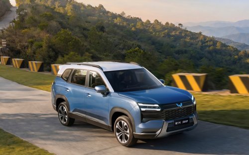 SUV, PHEV, Wuling Starlight 560 SUV enters market starting at 9,000 USD, available in ICE, PHEV, and BEV variants