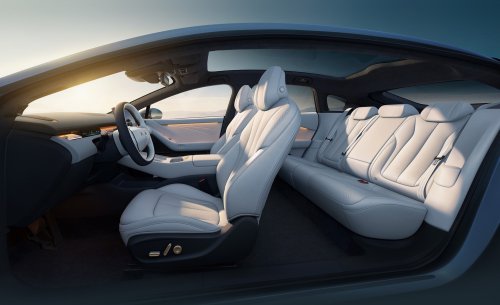 Xpeng will launch 2026 P7+ sedan and new G7 EREV SUV in Europe on Jan 9, in China on Jan 8