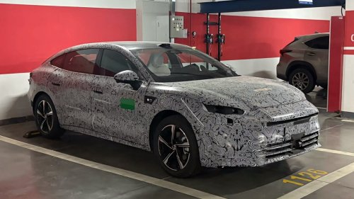 Electric successor of the MG7 sedan spotted in China