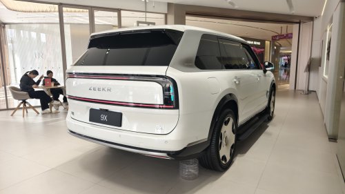 Sunday China Drive | Zeekr 9X: Range Rover and Bentley buyers reportedly switching