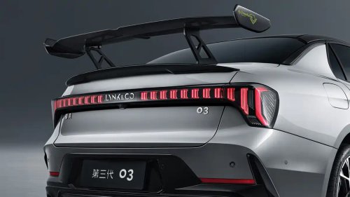 Lynk &amp; Co 03 with 268 hp gets a large carbon fiber adjustable spoiler in China