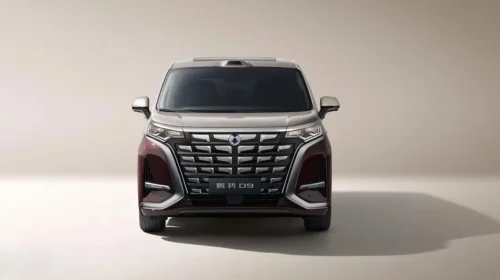 BYD reveals interior of refreshed Denza D9 ahead of March 29 pre-sale, with three-row layout