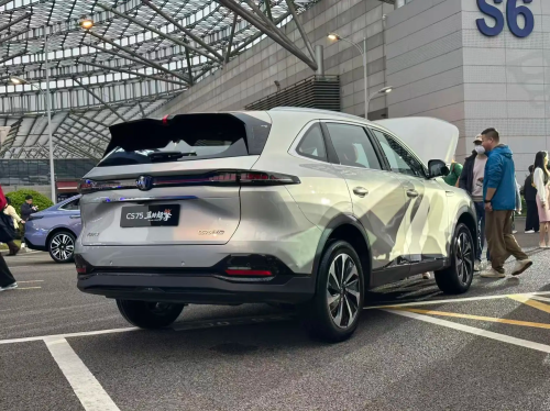 Changan’s unveils BlueCore hybrid engine: 44.28% thermal efficiency and world-first 500bar direct injection