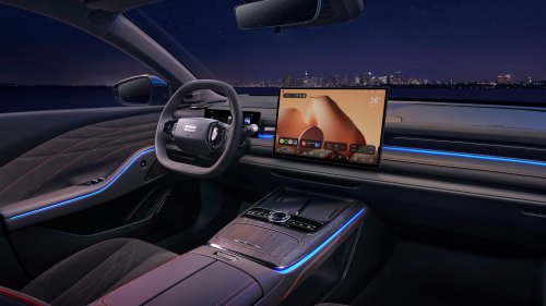 Updated Geely Starshine 8 sedan started presales in China with EV range of 225 km