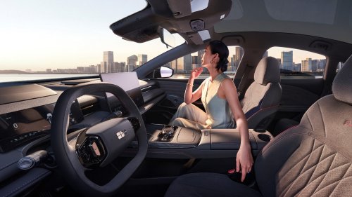 Geely, Updated Geely Starshine 8 sedan started presales in China with EV range of 225 km