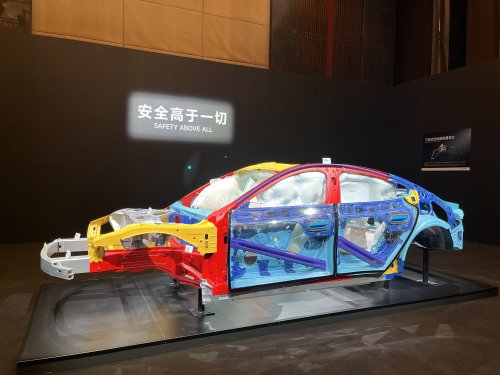 Testing drive the new Xiaomi SU7: is it the Apple Car that Apple never built?