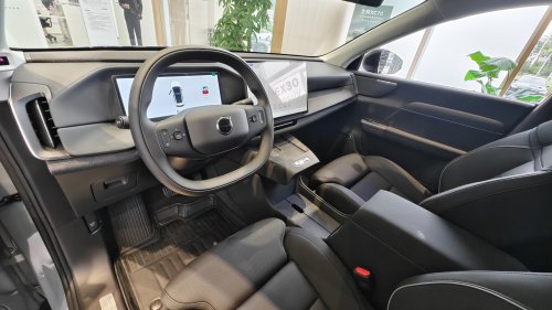 Sunday China Drive | Volvo XC70 PHEV road‑tested in China, global model bound for 70+ markets