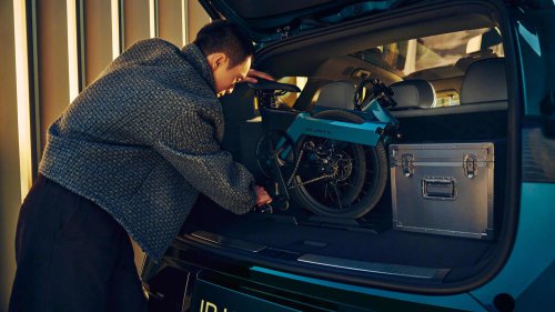 Volkswagen ID. Unyx 08 EV crossover started presales in China at 34,760 USD