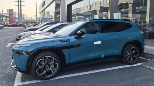 Volkswagen ID. Unyx 08 with Xpeng tech rolled off the production line in China