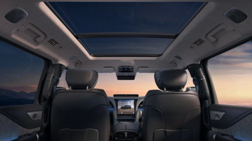 BYD’s 2026 Yangwang U8 interior exposed, confirms curved screen with flagship cabin upgrades