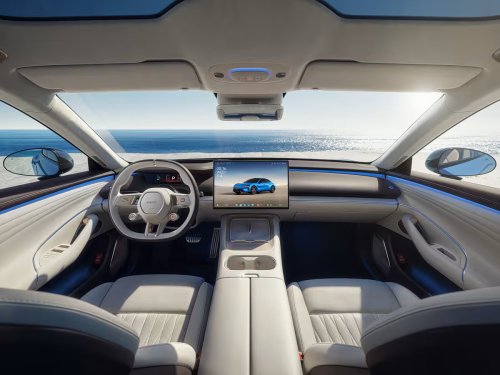 2026 Xiaomi SU7 launched with new “Dragon Chassis” and up to 680 hp, starts 31,870 USD