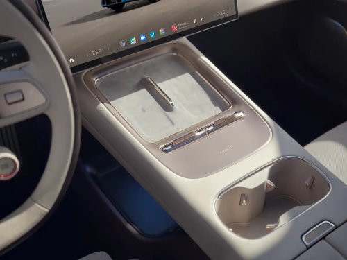 2026 Xiaomi SU7 launched with new “Dragon Chassis” and up to 680 hp, starts 31,870 USD